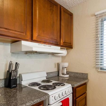 Lovely 1 Bedroom With Kitchen, Free Wifi & Parking カパア エクステリア 写真