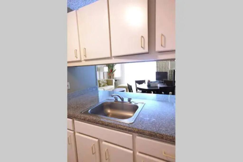 Lovely 1 Bedroom With Kitchen, Free Wifi & Parking カパア エクステリア 写真